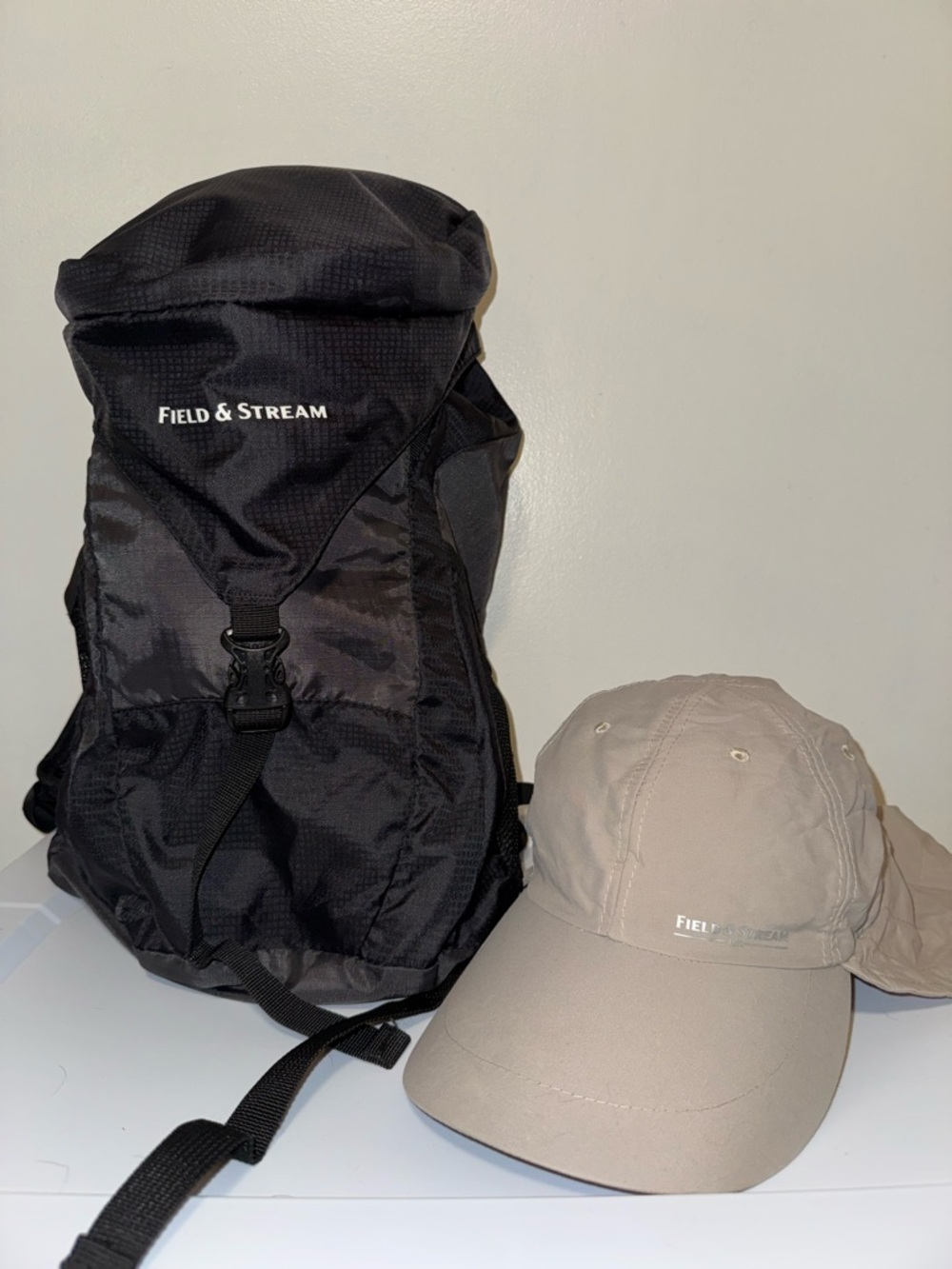Field & Stream Hiking Backpack Black + Tan SPF Sun Hat Neck Flap Outdoor Bundle